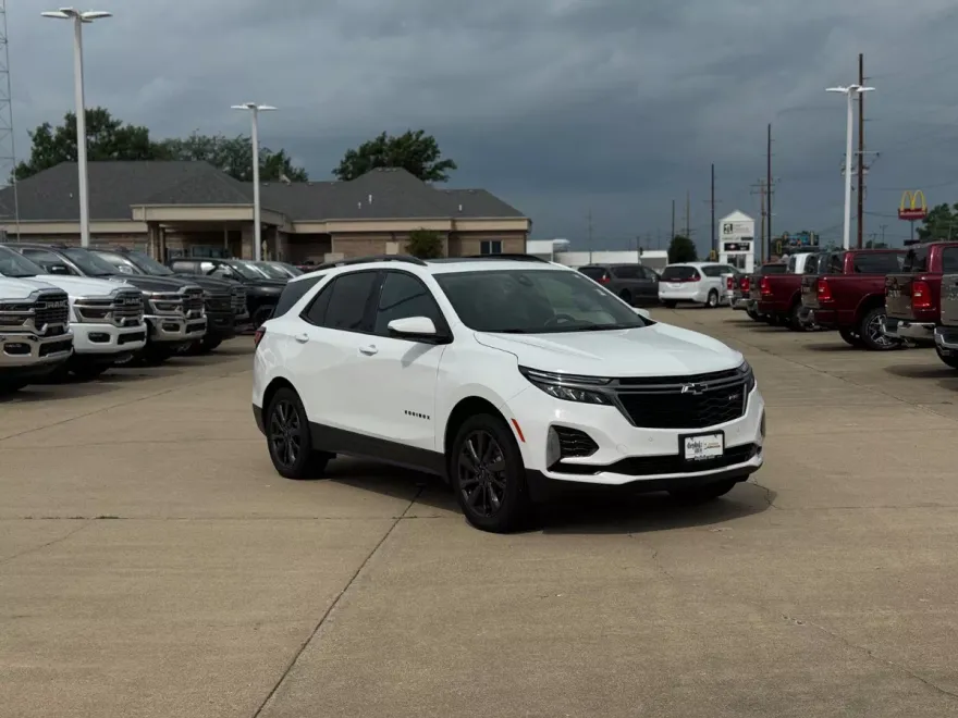 2023 Chevrolet Equinox RS photo 1
