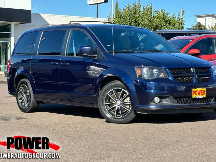 2017 Dodge Grand Caravan GT photo 1