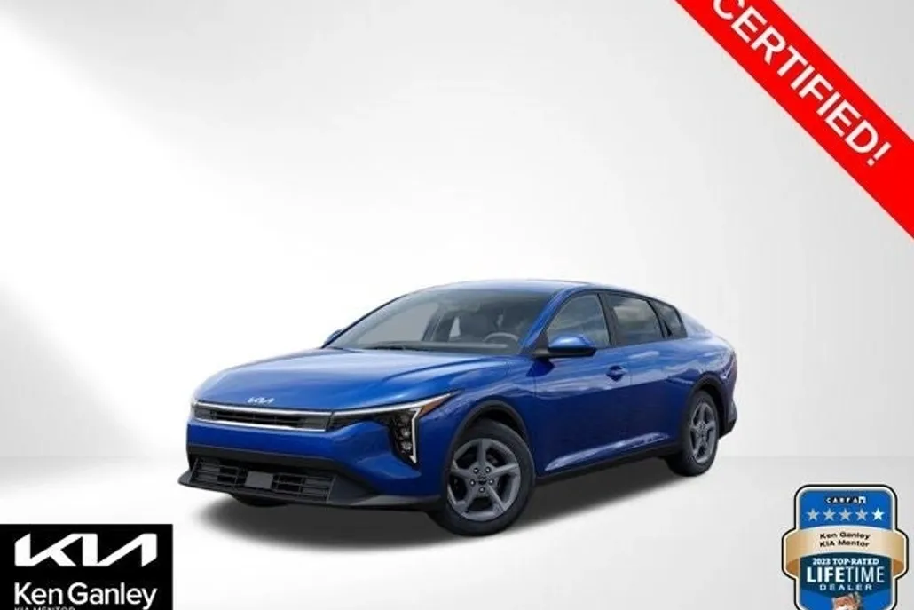 2025 Kia K4 LXS photo 1