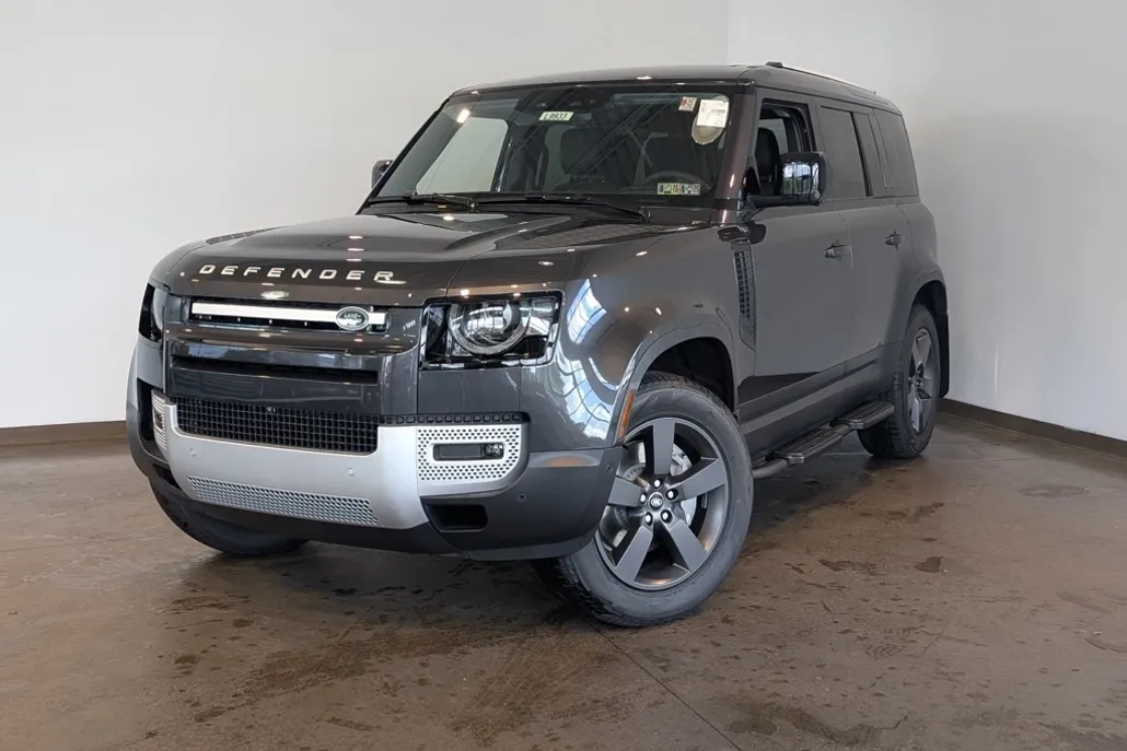 2025 Land Rover Defender 110 S photo 1