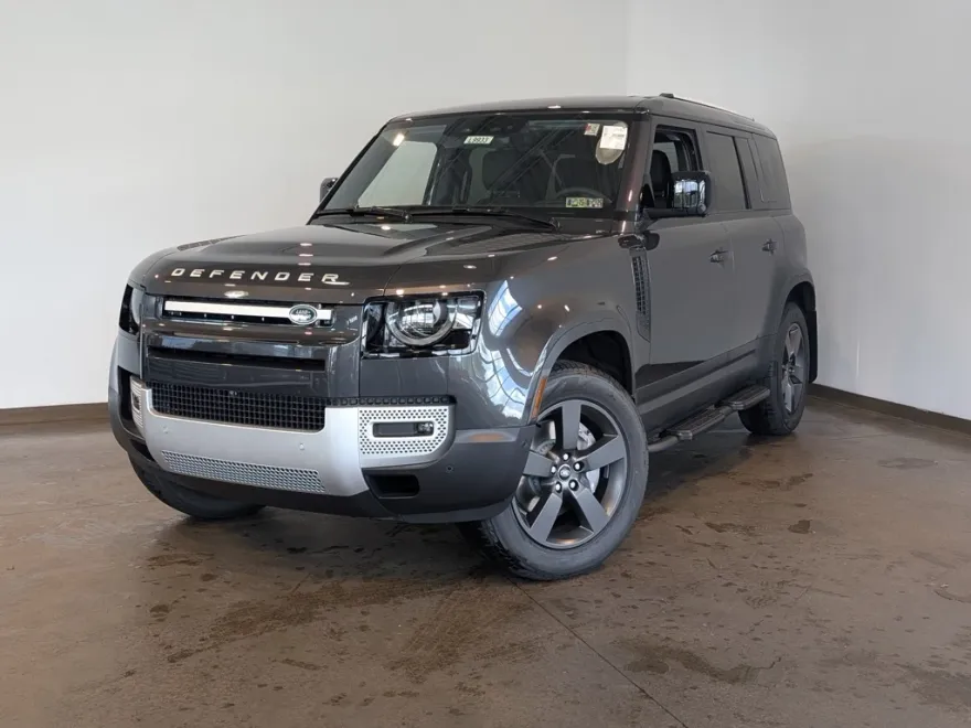 2025 Land Rover Defender 110 S photo 1