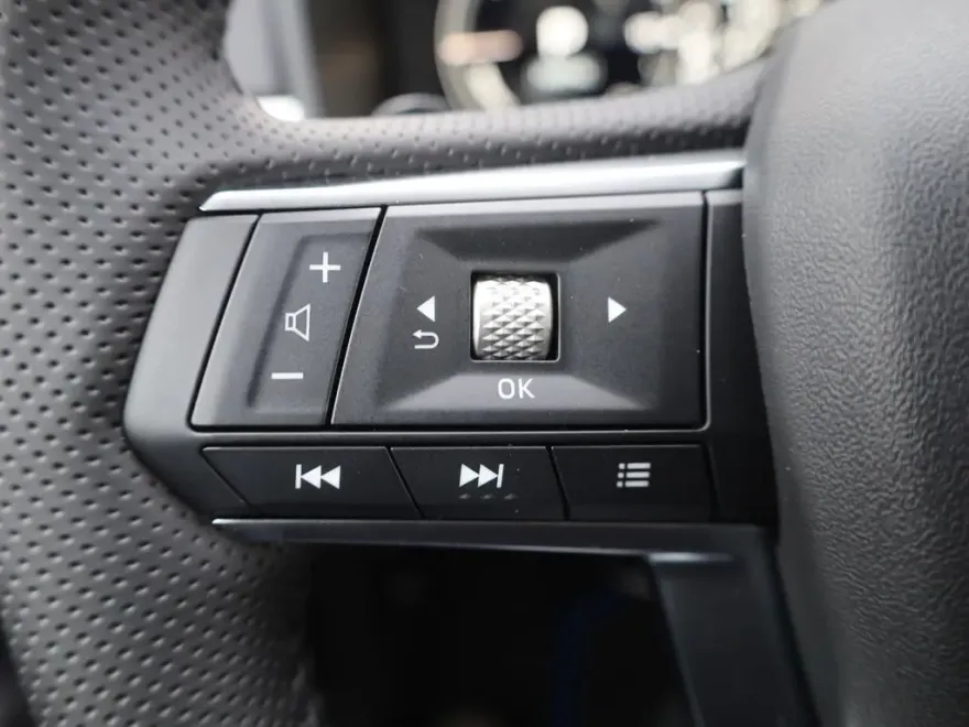 2025 Mitsubishi Outlander PHEV SE photo 38