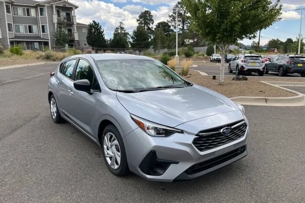 2025 Subaru Impreza Base photo 1