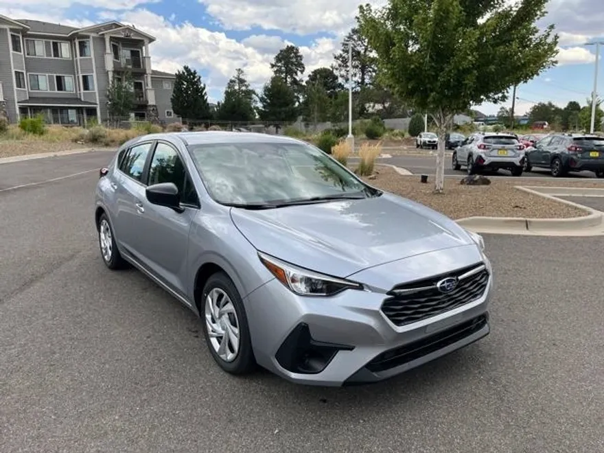 2025 Subaru Impreza Base photo 1