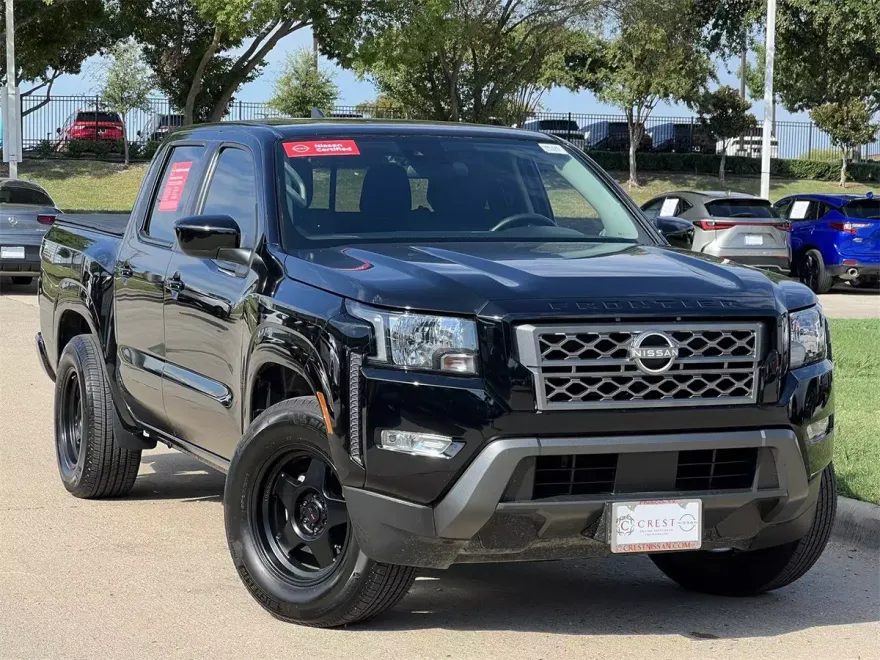 2024 Nissan Frontier SV photo 1