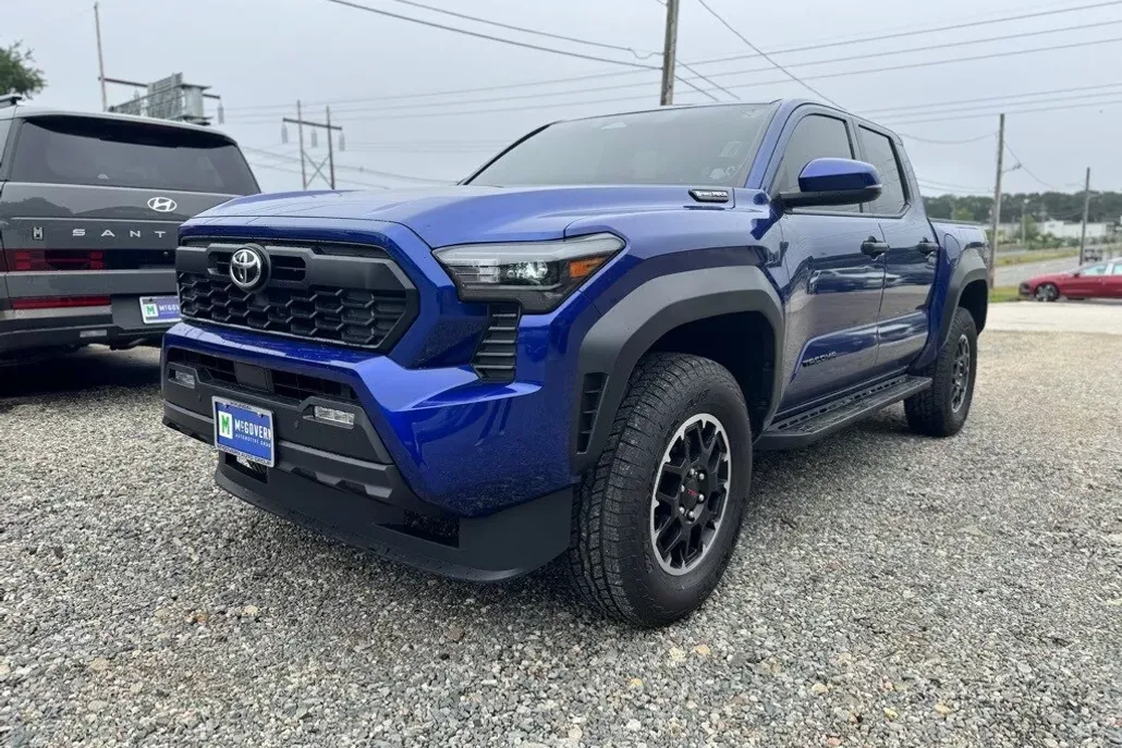 2025 Toyota Tacoma TRD photo 1