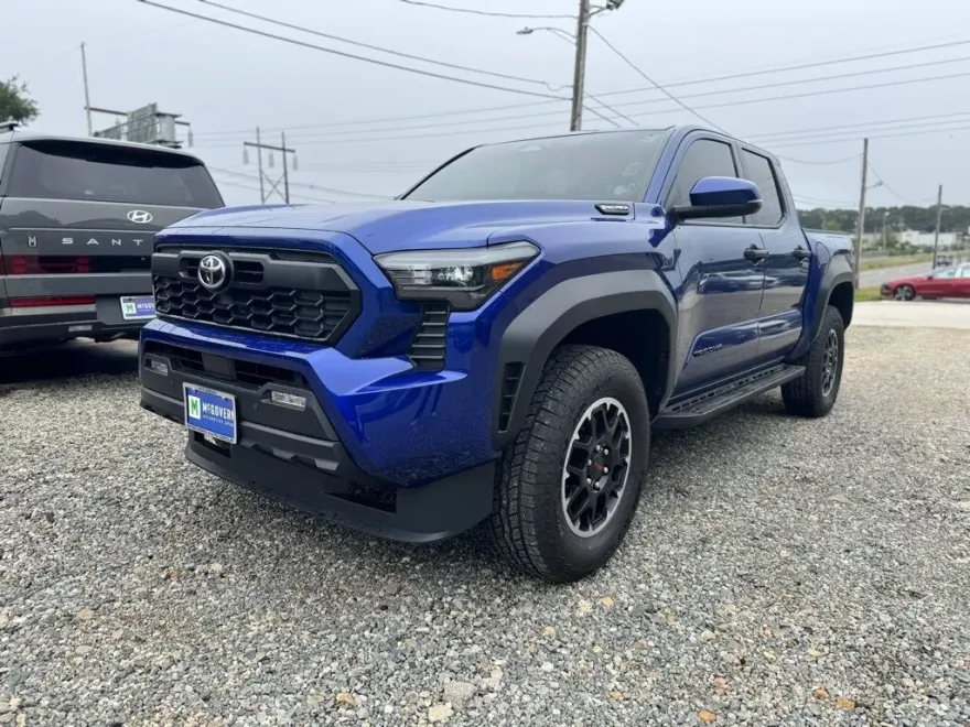 2025 Toyota Tacoma TRD photo 1