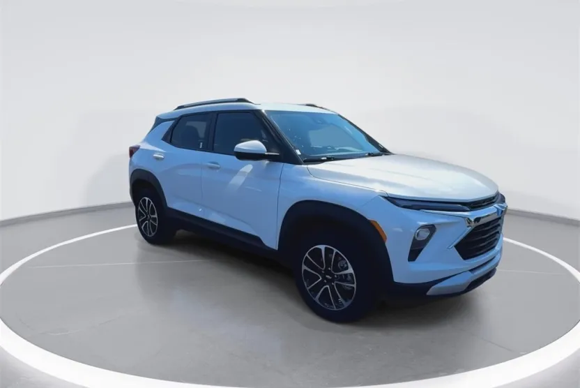 2024 Chevrolet Trailblazer LT photo 1