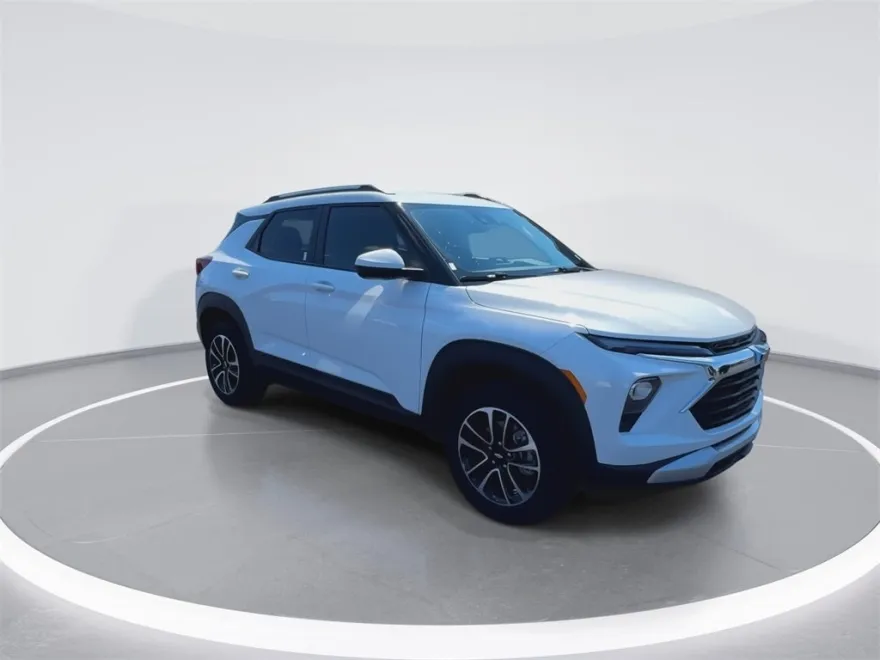 2024 Chevrolet Trailblazer LT photo 1