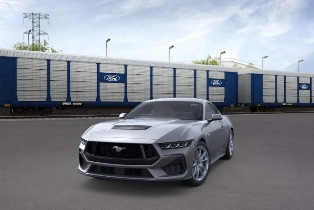 2025 Ford Mustang GT photo 1