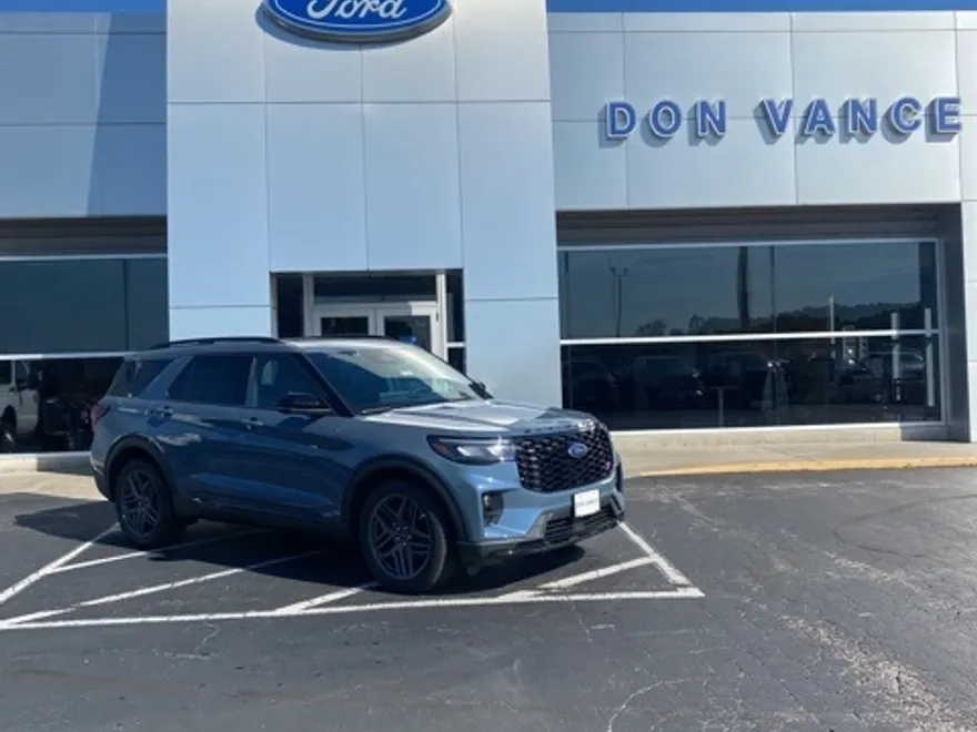 2025 Ford Explorer ST photo 1