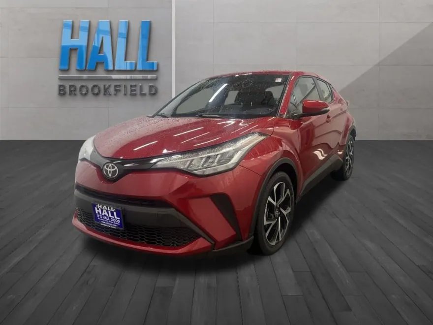 2020 Toyota C-HR XLE photo 1