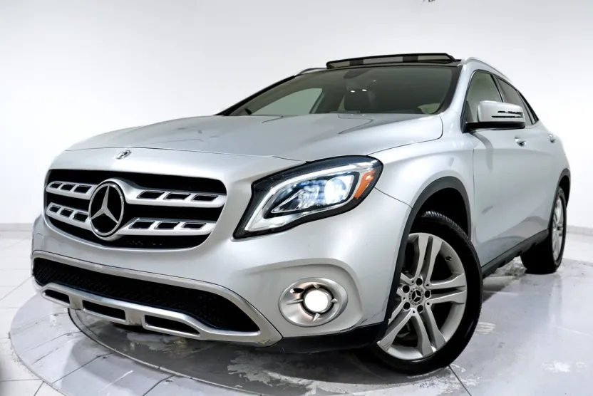 2020 Mercedes Benz GLA 250 4MATIC photo 1