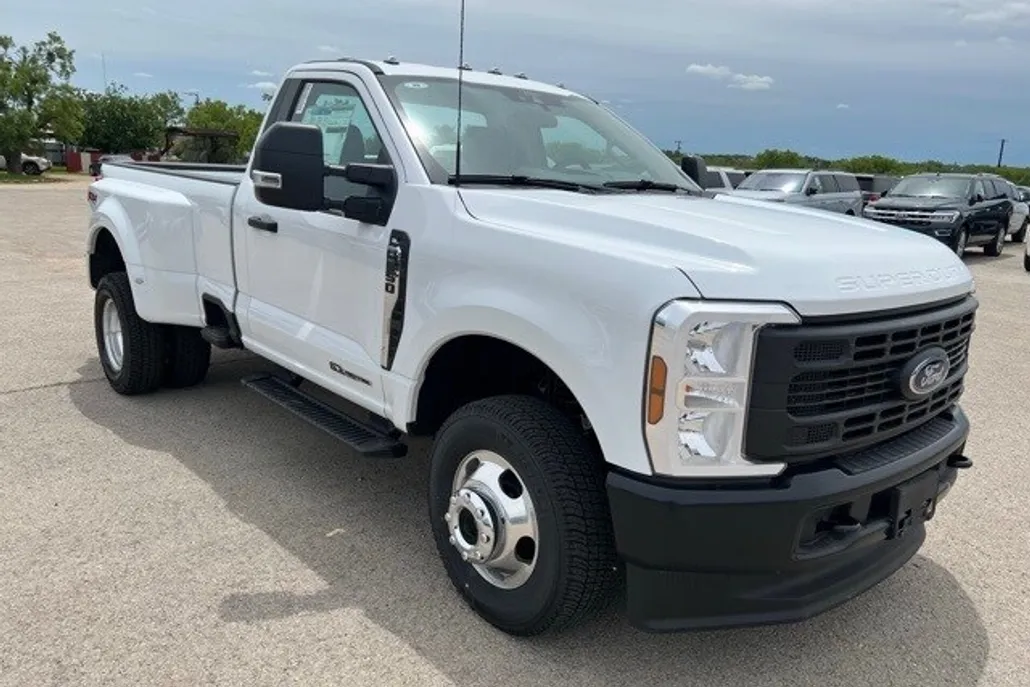 2025 Ford F-350 XL photo 1