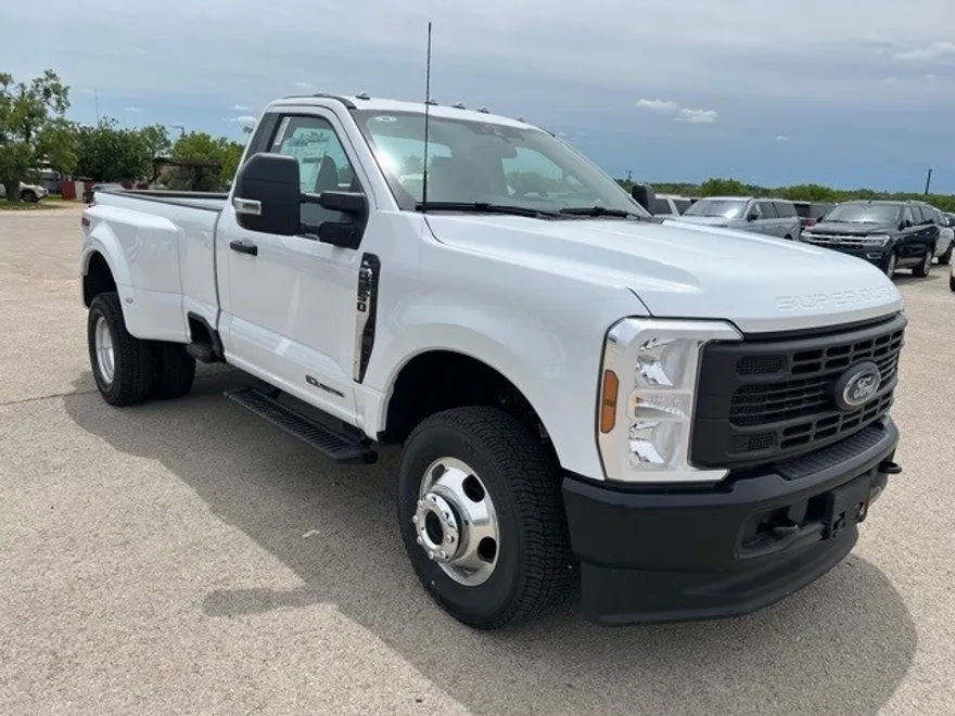 2025 Ford F-350 XL photo 1