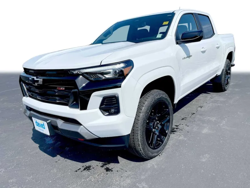 2025 Chevrolet Colorado Z71 photo 1
