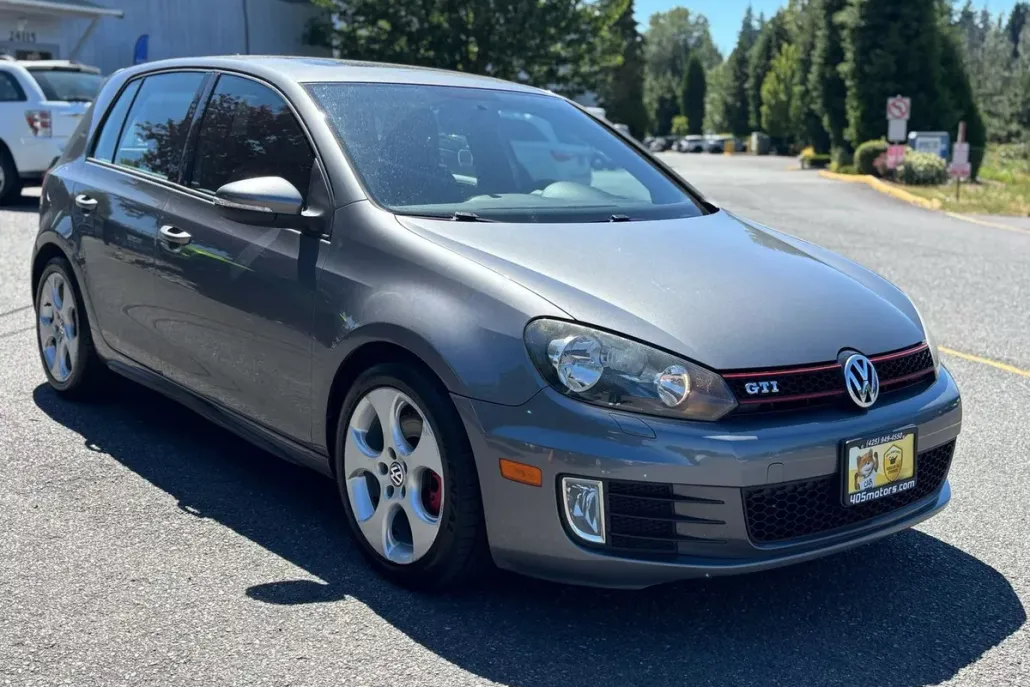 2010 Volkswagen Golf GTI photo 1