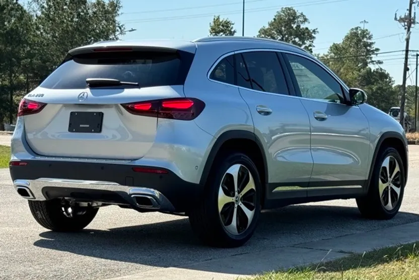 2025 Mercedes Benz GLA 250 photo 1