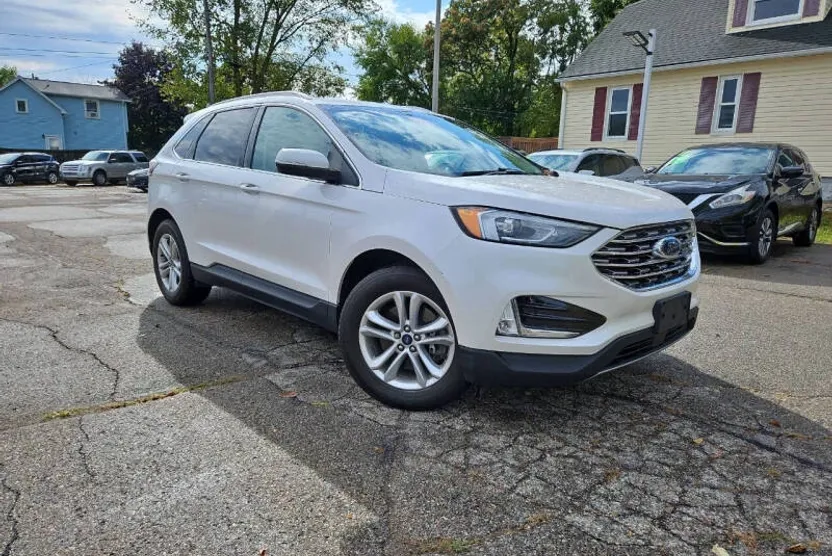 2019 Ford Edge SEL photo 1