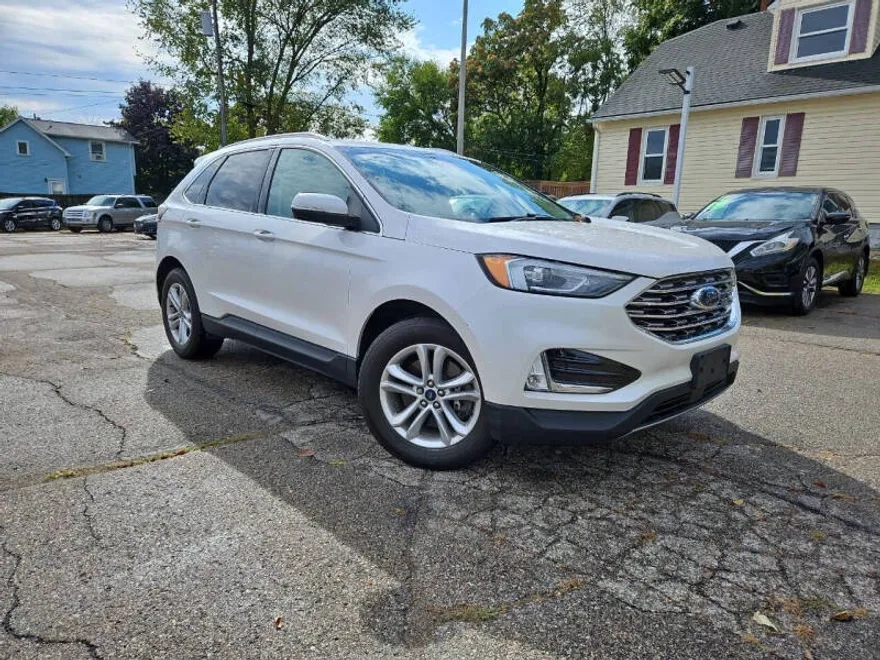 2019 Ford Edge SEL photo 1