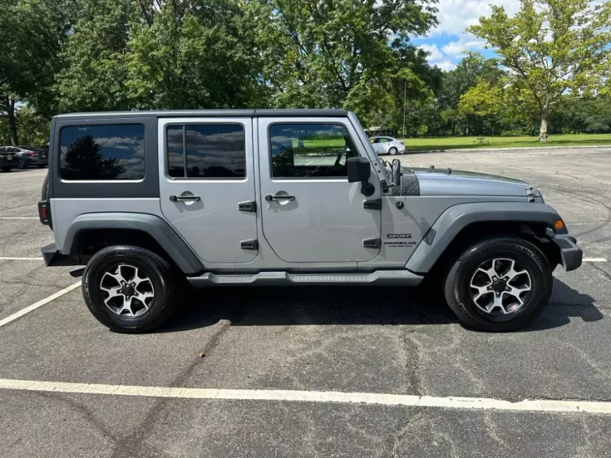 2015 Jeep Wrangler Unlimited Sport photo 1