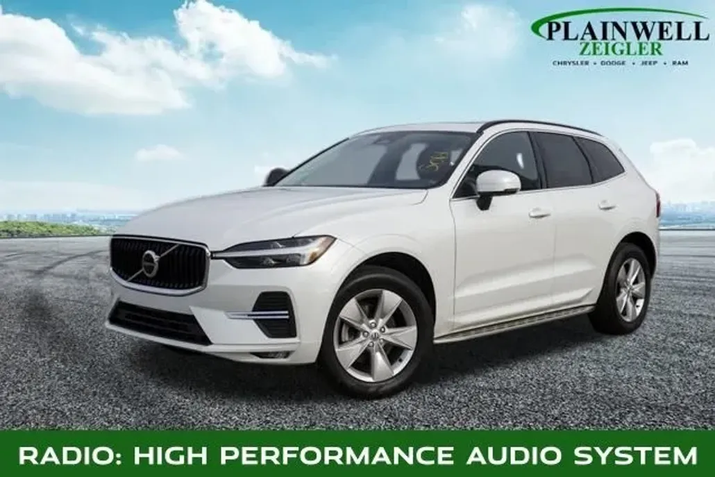 2022 Volvo XC60 B5 Momentum photo 1