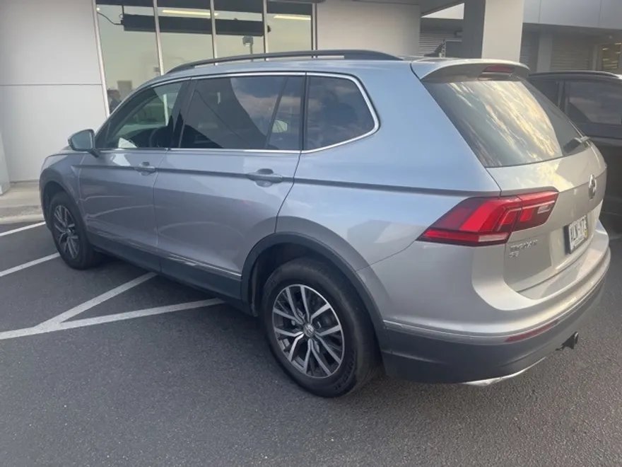 2020 Volkswagen Tiguan SE photo 1