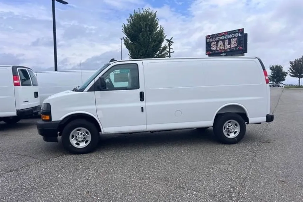 2025 Chevrolet Express Cargo 3500 Van photo 1