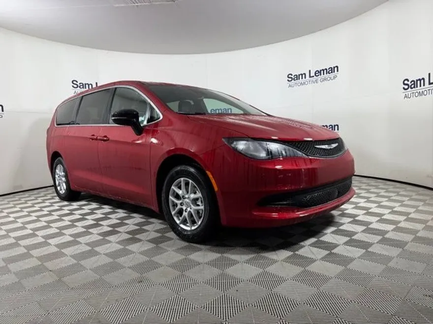 2025 Chrysler Voyager LX photo 1