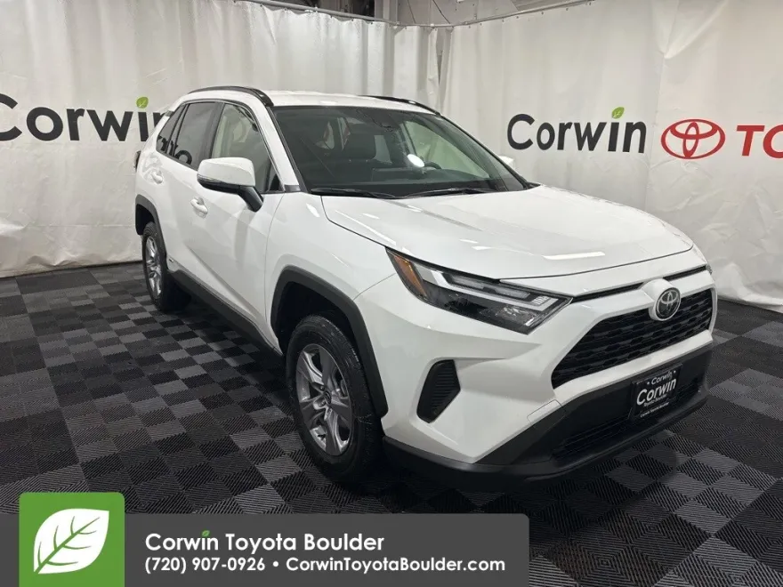 2025 Toyota RAV4 Hybrid LE photo 1