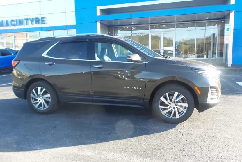 2023 Chevrolet Equinox Premier photo 1