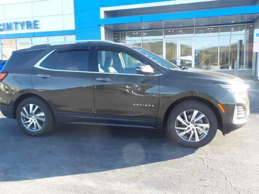 2023 Chevrolet Equinox Premier photo 1