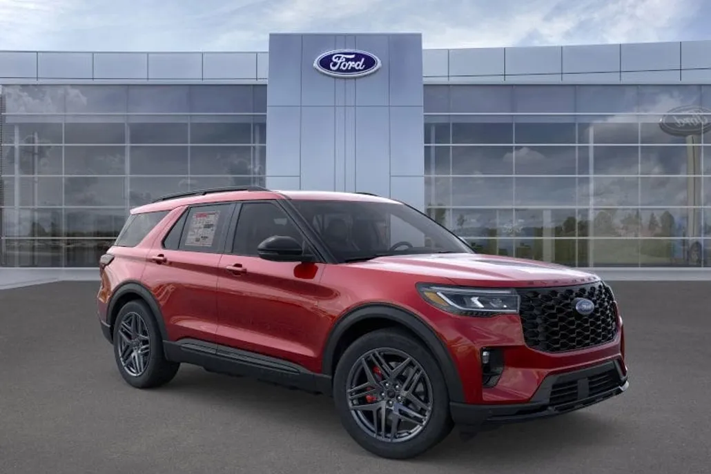 2025 Ford Explorer ST photo 1