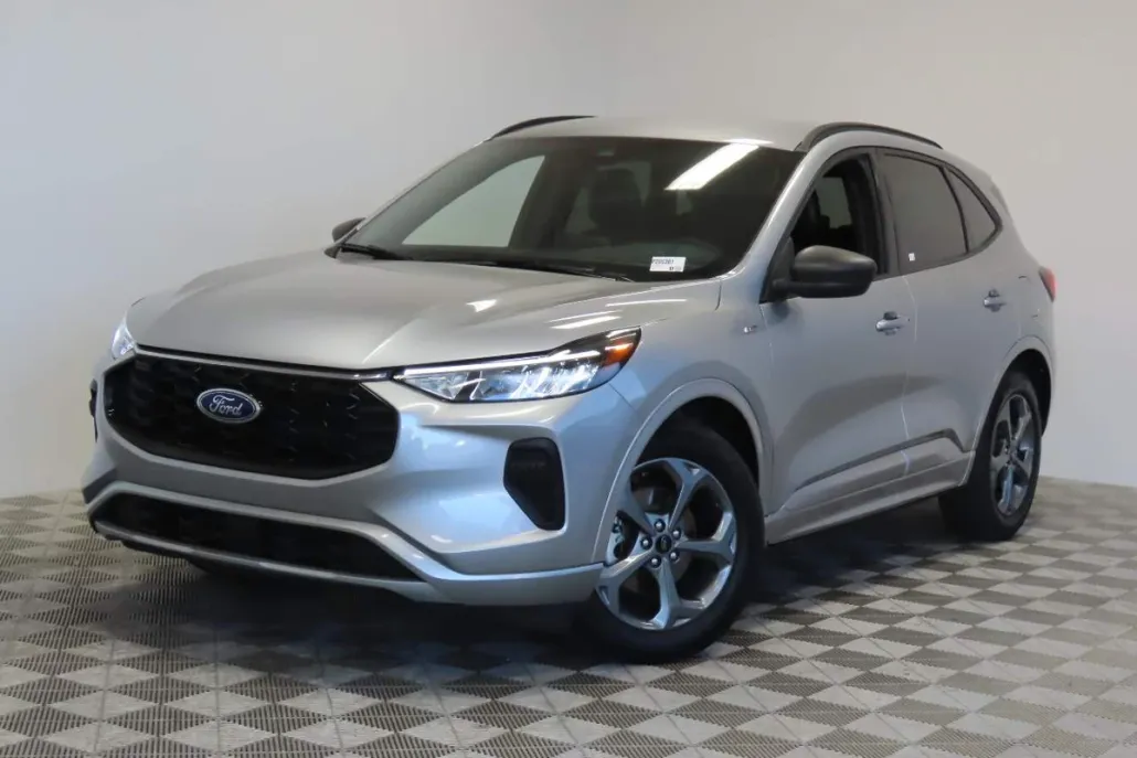 2023 Ford Escape ST-Line photo 1