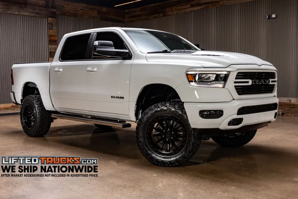 2024 Ram 1500 Laramie photo 1