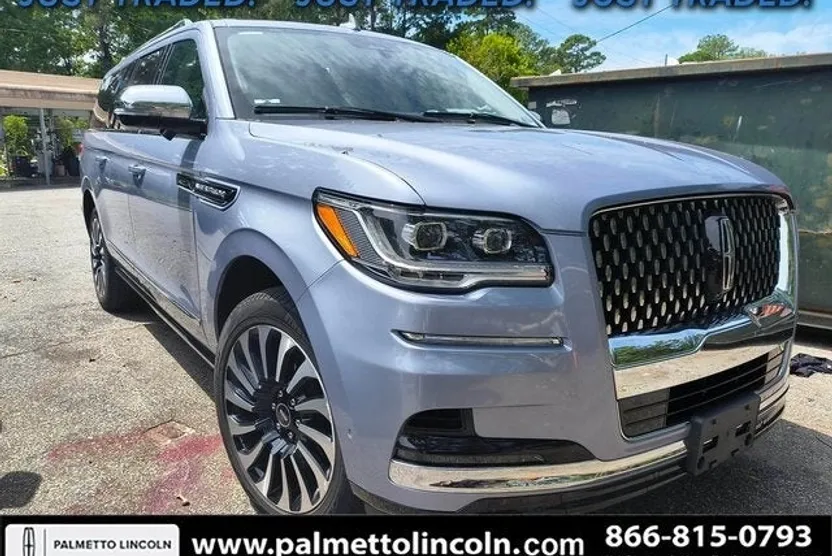 2022 Lincoln Navigator Black Label photo 1