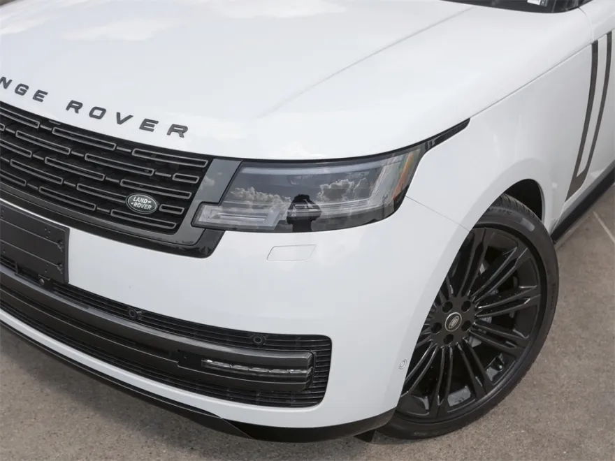 2025 Land Rover Range Rover SE photo 1