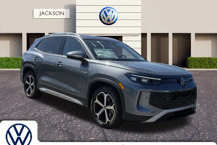 2025 Volkswagen Tiguan SE photo 1