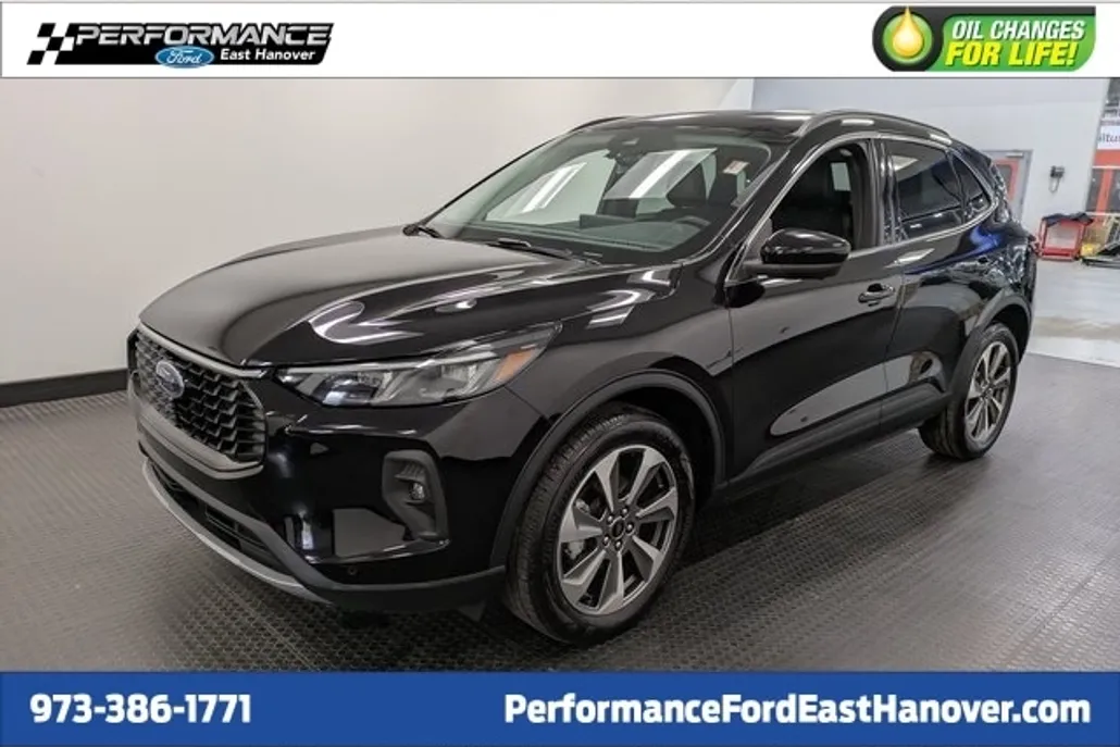 2024 Ford Escape Platinum photo 1