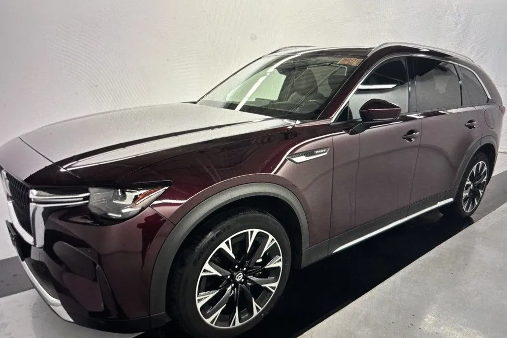 2024 Mazda CX-90 Premium photo 1