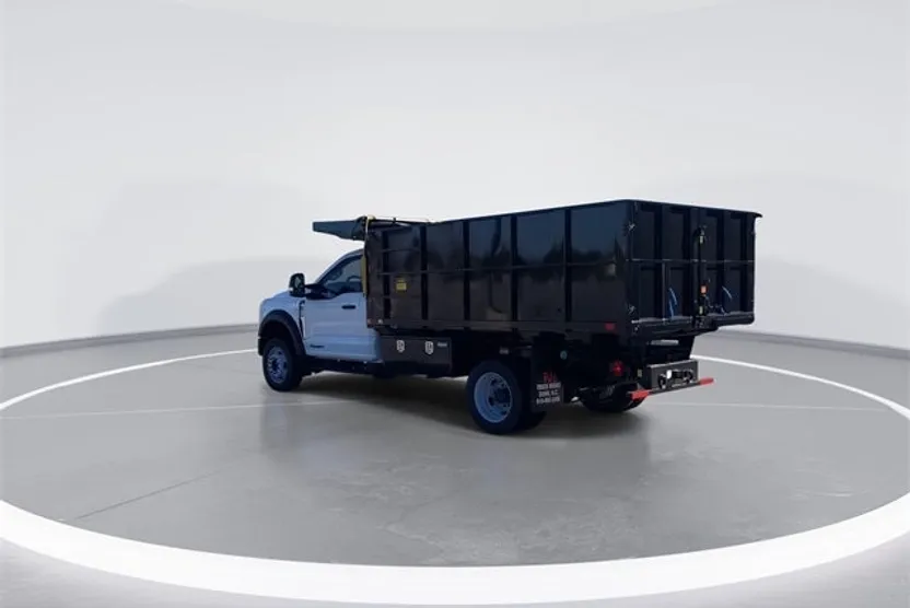 2024 Ford F-550 photo 1