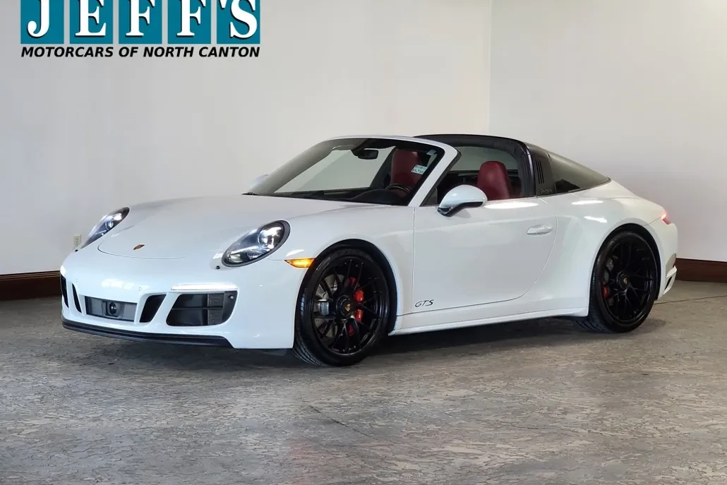 2018 Porsche 911 Targa 4 GTS photo 1