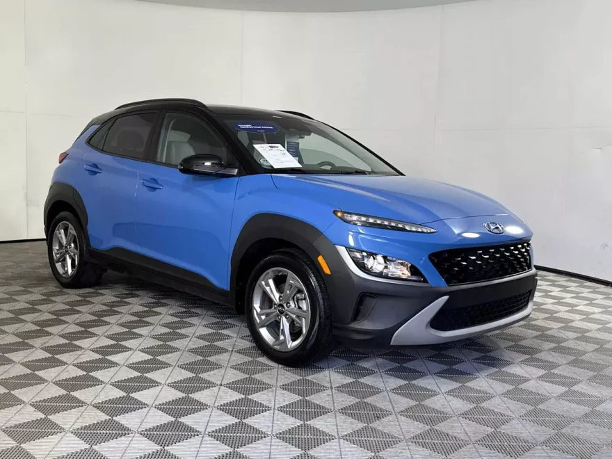 2022 Hyundai Kona SEL photo 1