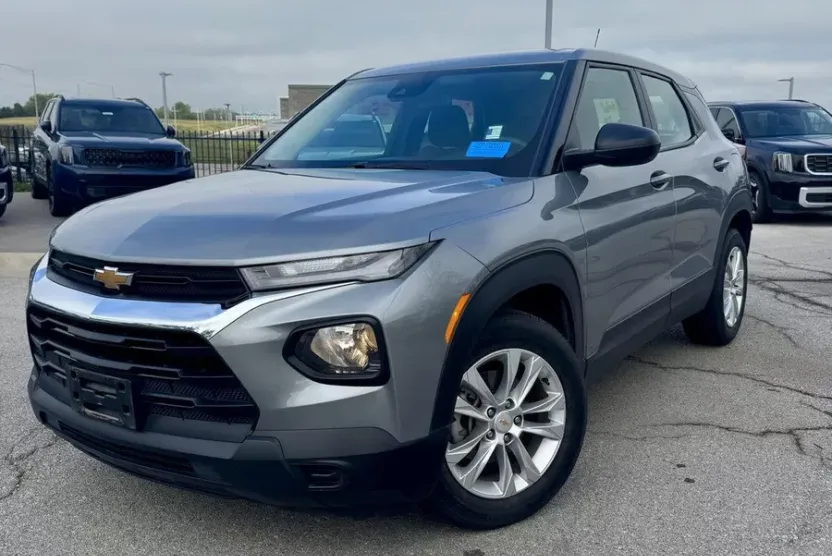 2023 Chevrolet Trailblazer LS photo 1