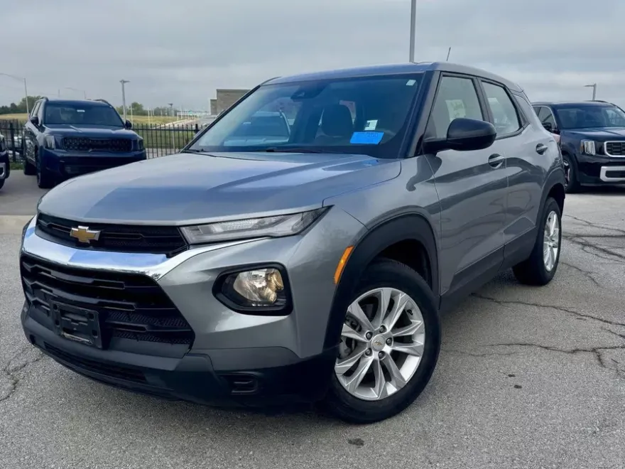 2023 Chevrolet Trailblazer LS photo 1