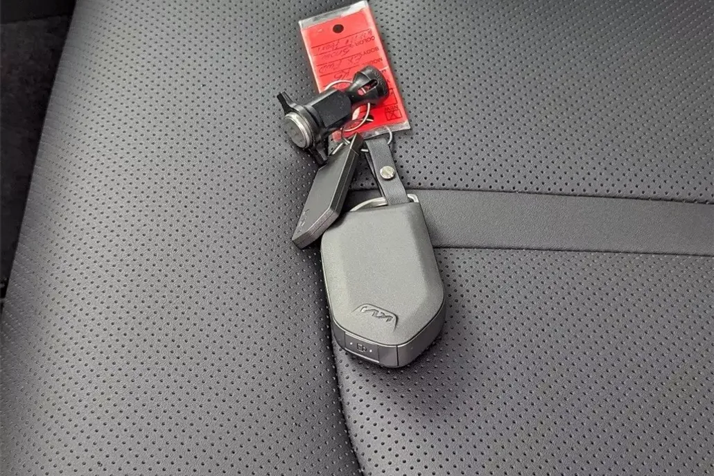 2025 Kia K5 EX photo 1