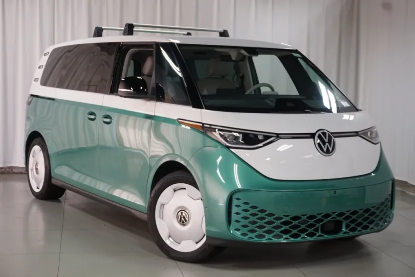 2025 Volkswagen ID. Buzz photo 1