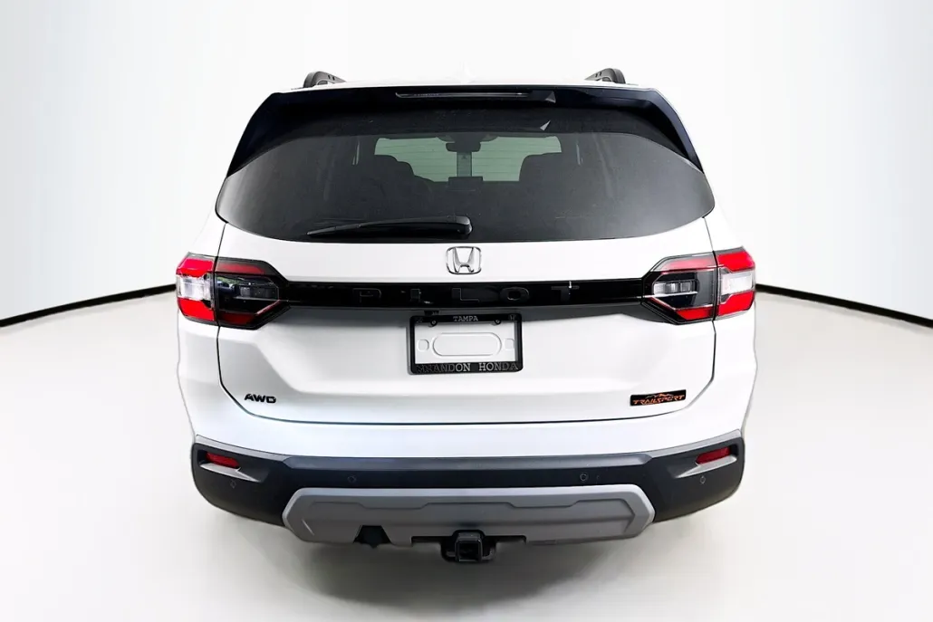 2025 Honda Pilot TrailSport photo 1