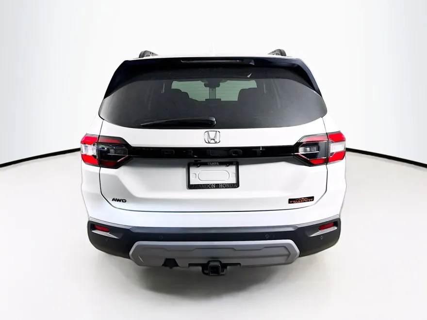 2025 Honda Pilot TrailSport photo 1