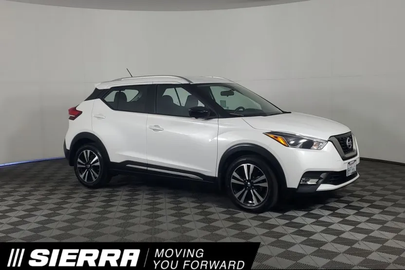2018 Nissan Kicks SR photo 1